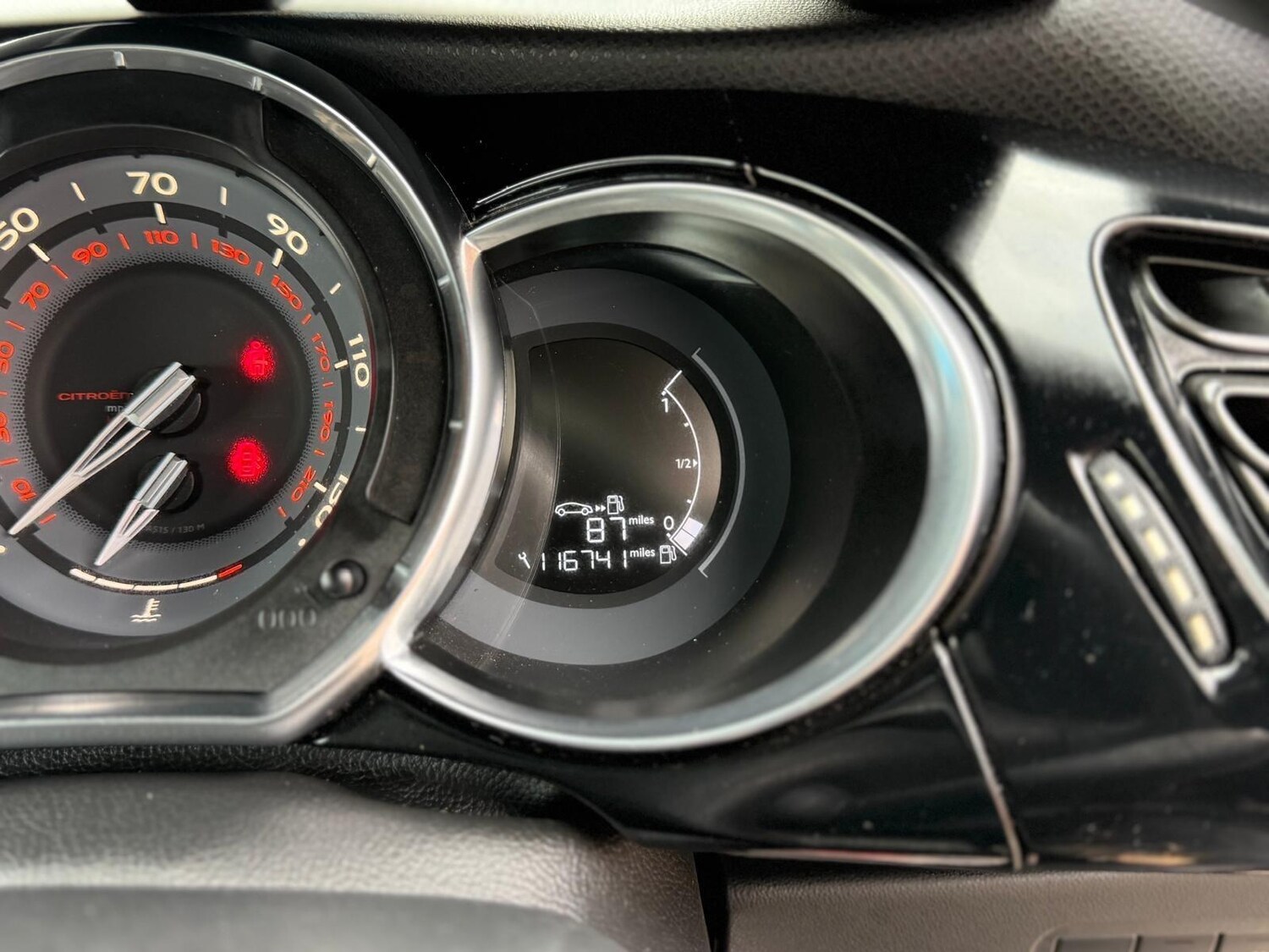 Citroen DS3 (64) - 1.6 e-HDi DStyle Euro 5 (s/s) 2dr - Image 21