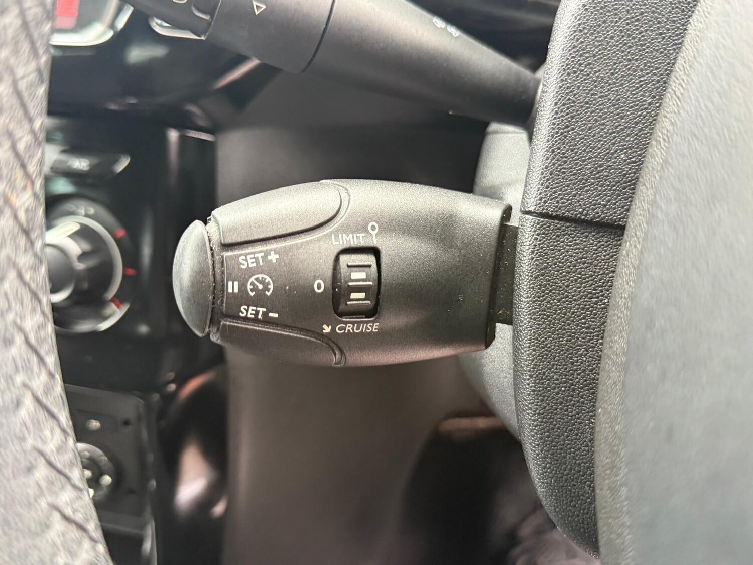 Citroen DS3 (64) - 1.6 e-HDi DStyle Euro 5 (s/s) 2dr - Image 26