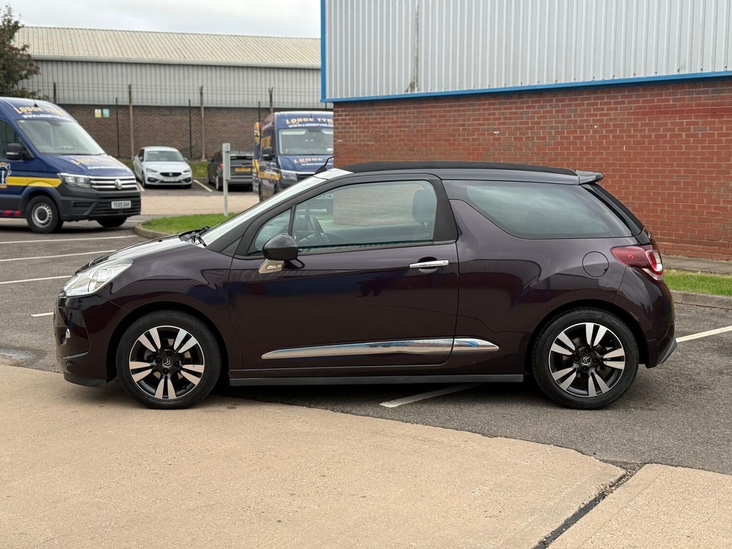 Citroen DS3 (64) - 1.6 e-HDi DStyle Euro 5 (s/s) 2dr - Image 3