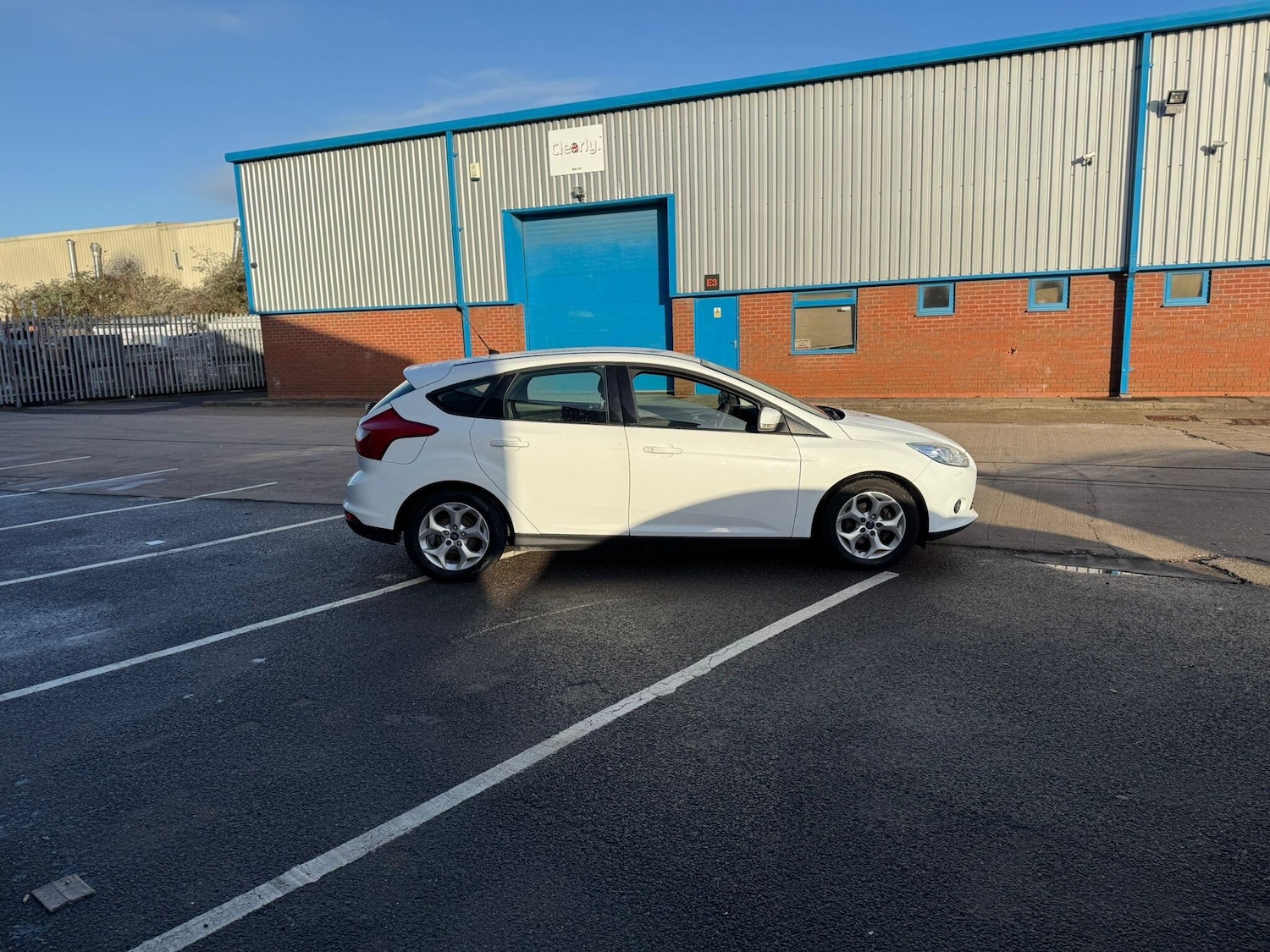 Used Ford Focus 2011 for sale - 77016149: Photo 4