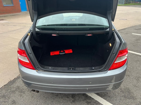 Used Mercedes-Benz C Class 2011 for sale - 76269937: Photo 21