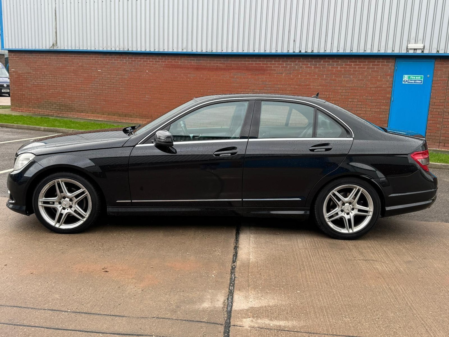 Used Mercedes-Benz C Class 2009 for sale - 77495773: Photo 2