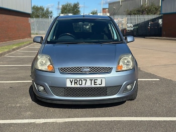 2007 (07) - 1.25 Zetec Climate 5dr