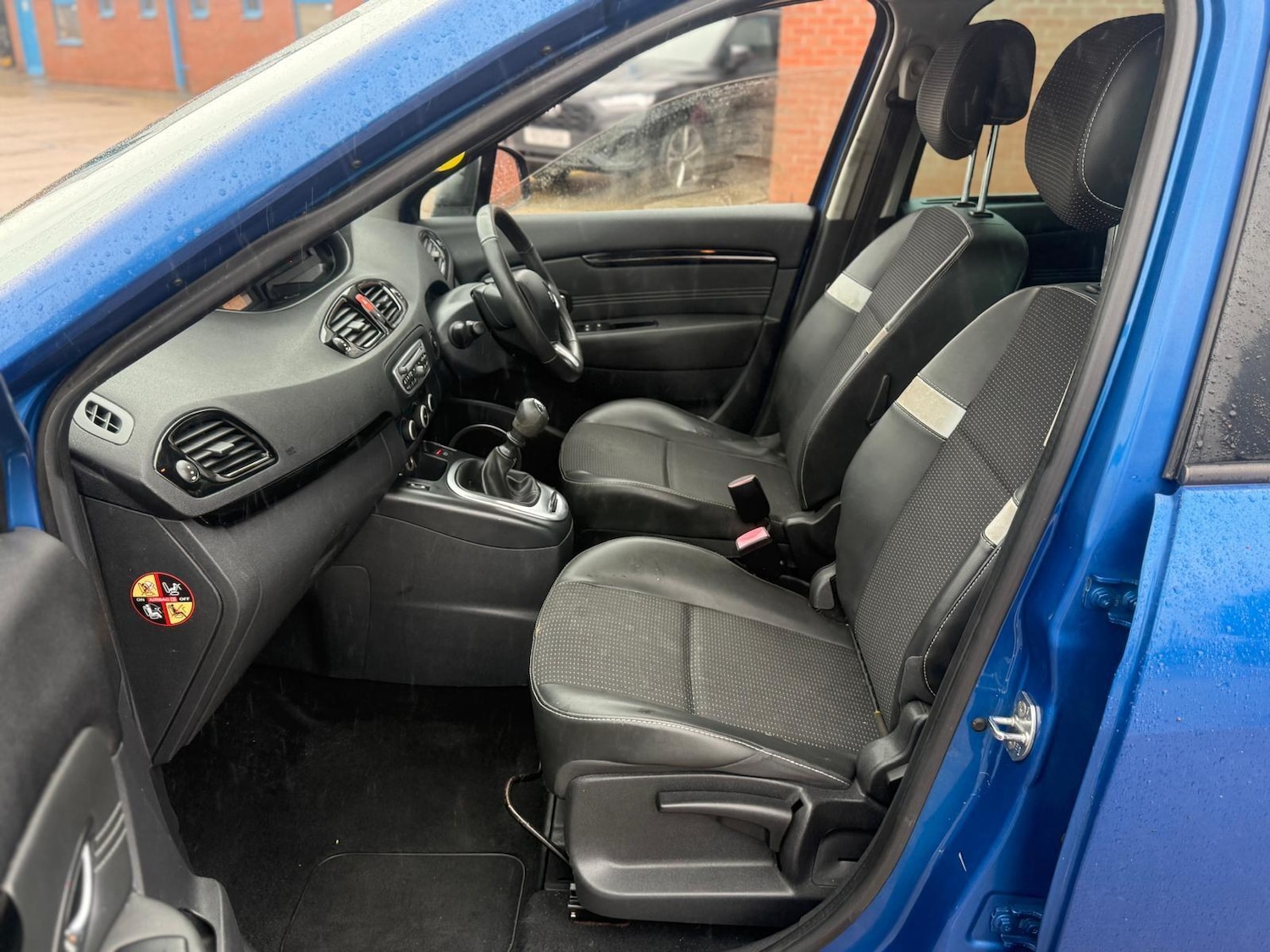 Used Renault Grand Scenic 2011 for sale - 77537357: Photo 15