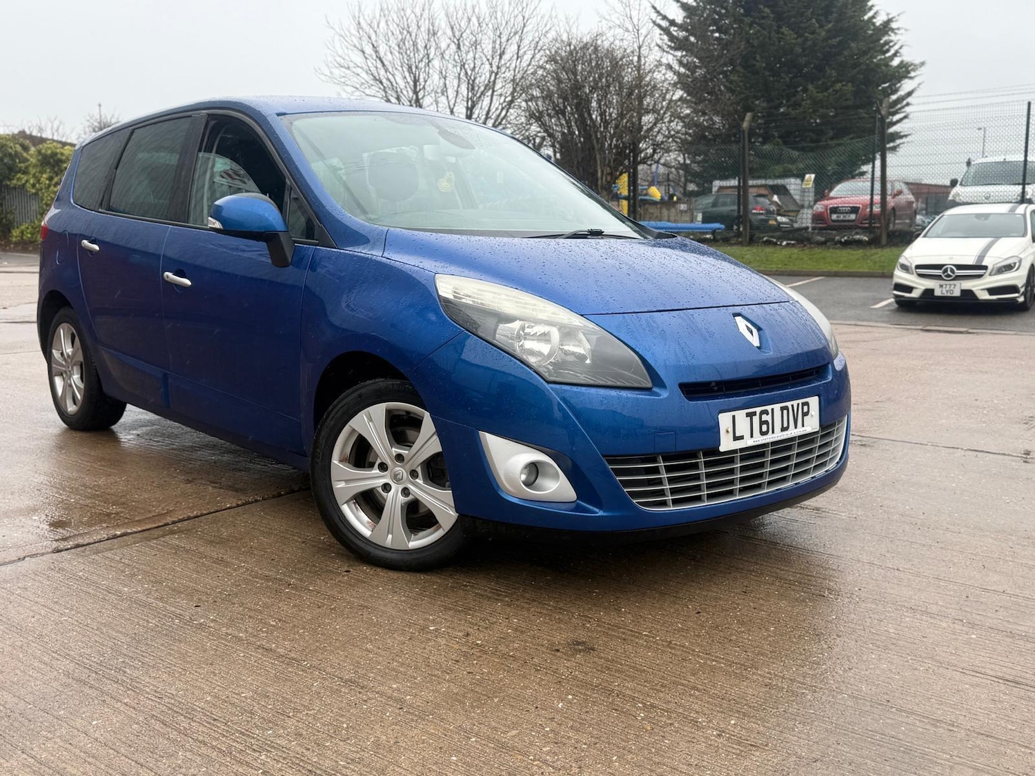 Used Renault Grand Scenic 2011 for sale - 77537357: Photo 5