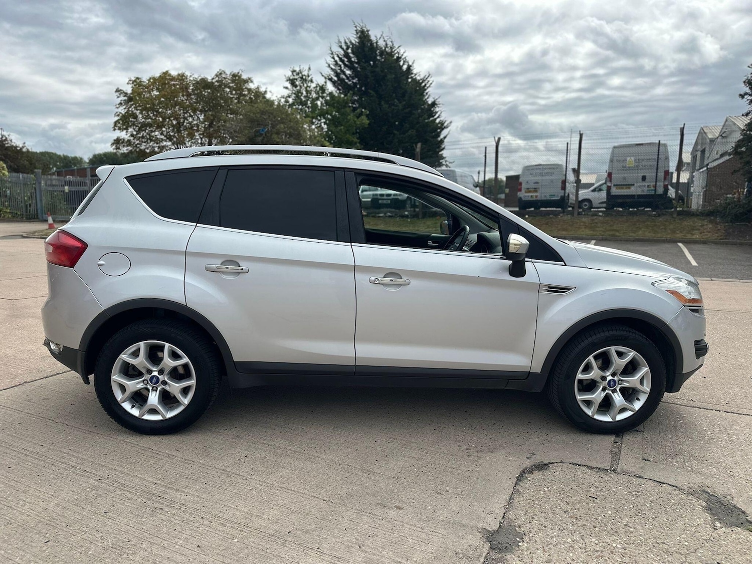 Used Ford Kuga 2012 for sale - 76987791: Photo 4