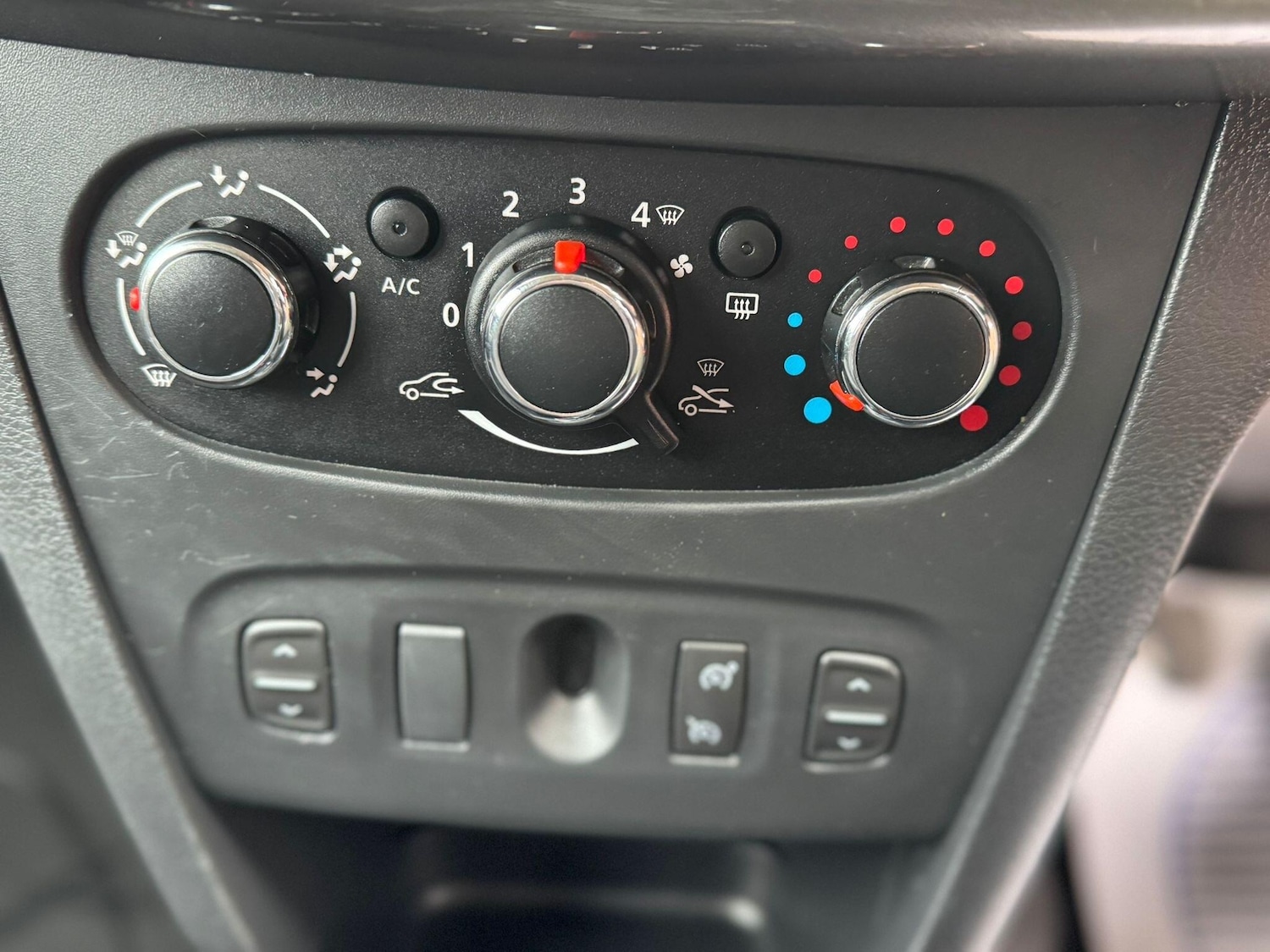 Used Dacia Sandero 2015 for sale - 76349811: Photo 15