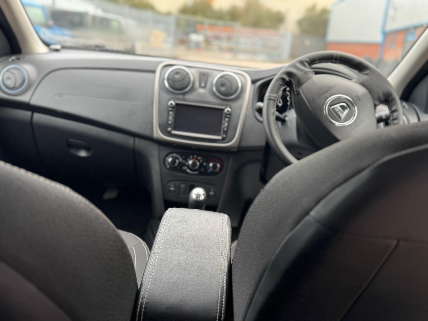 Used Dacia Sandero 2015 for sale - 76349811: Photo 16