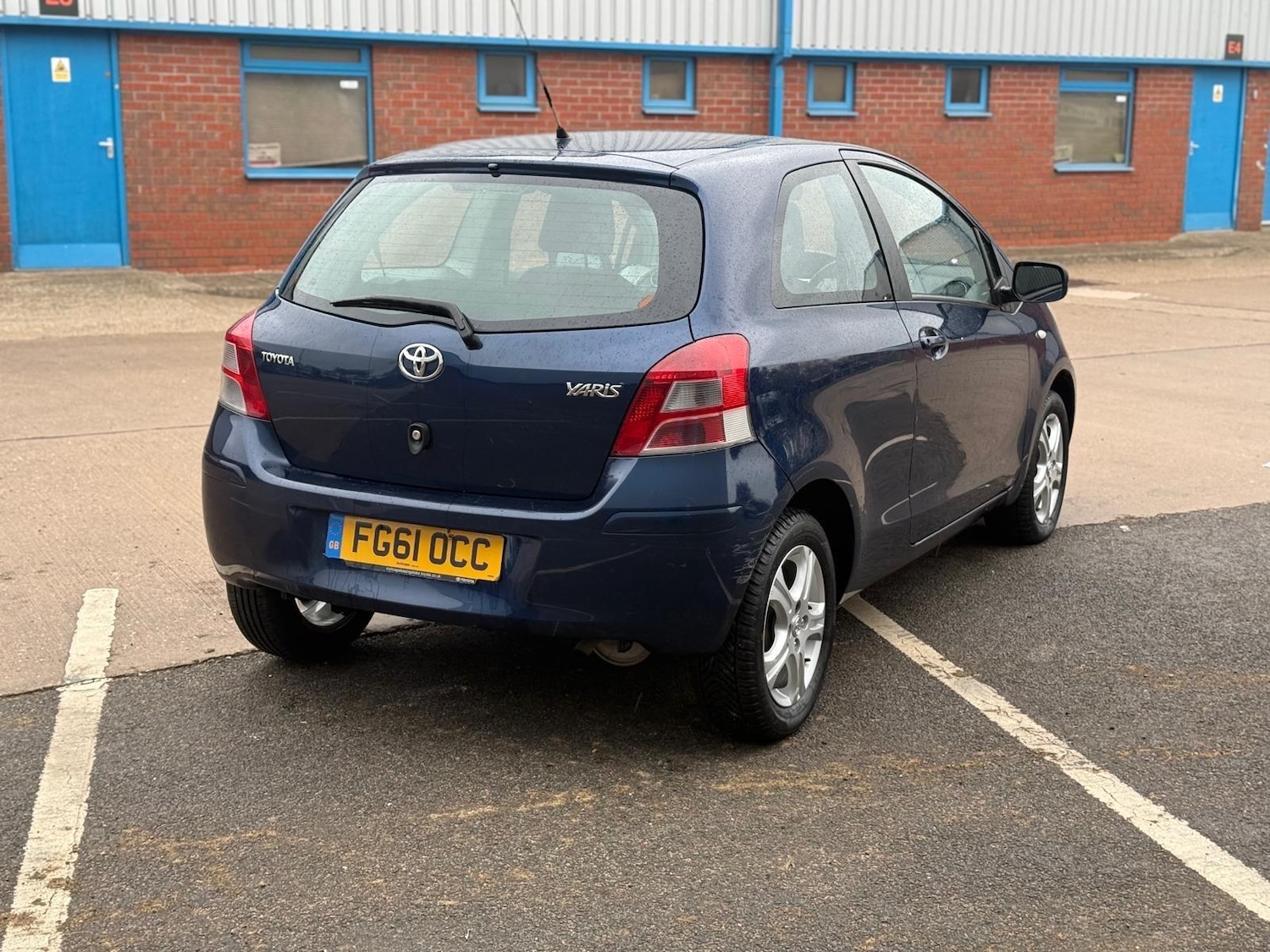 Used Toyota Yaris 2011 for sale - 76318180: Photo 11