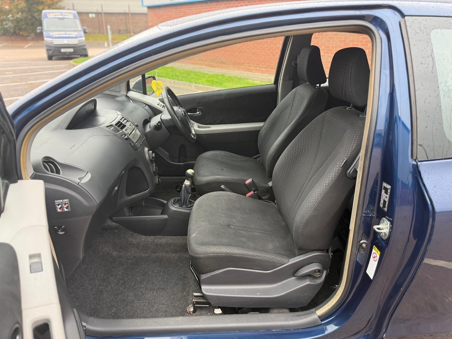 Used Toyota Yaris 2011 for sale - 76318180: Photo 13