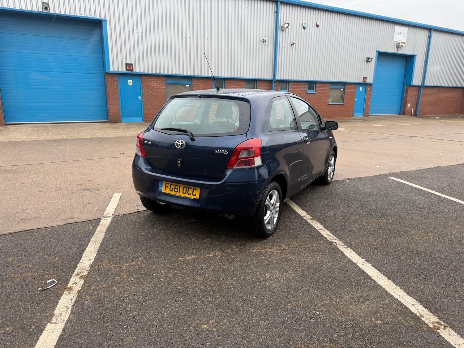 Used Toyota Yaris 2011 for sale - 76318180: Photo 8