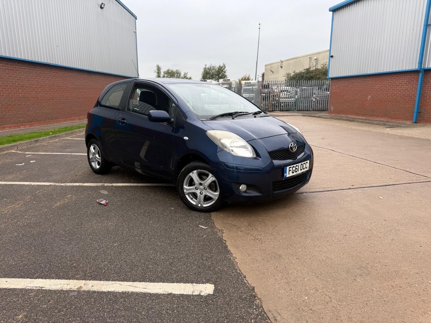 Used Toyota Yaris 2011 for sale - 76318180: Photo 9