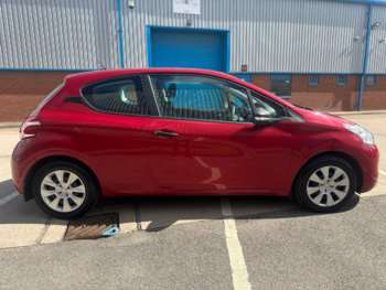 Used Peugeot 208 2015 for sale - 75070462: Photo