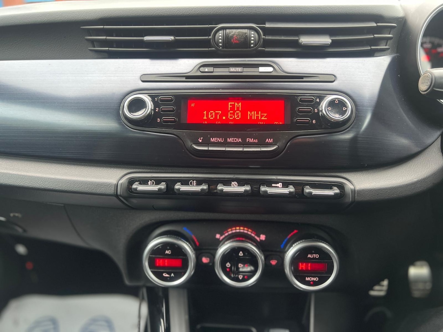 Used Alfa Romeo Giulietta 2012 for sale - 76666860: Photo 21