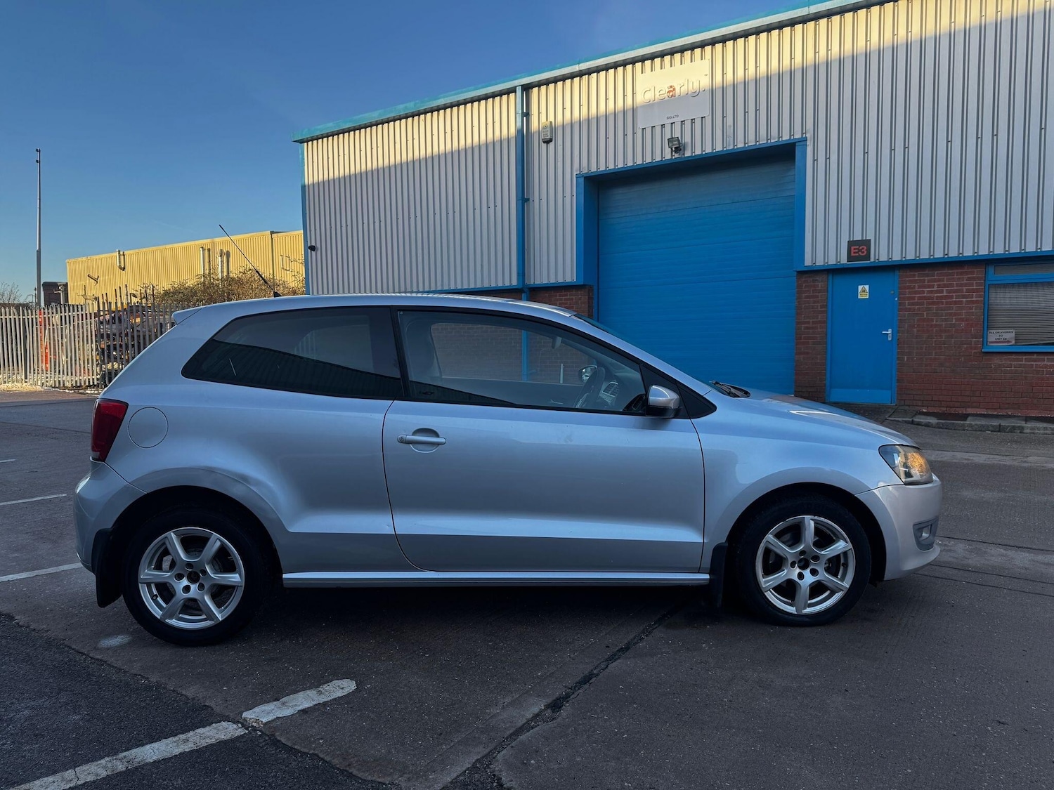 Used Volkswagen Polo 2010 for sale - 77166829: Photo 4