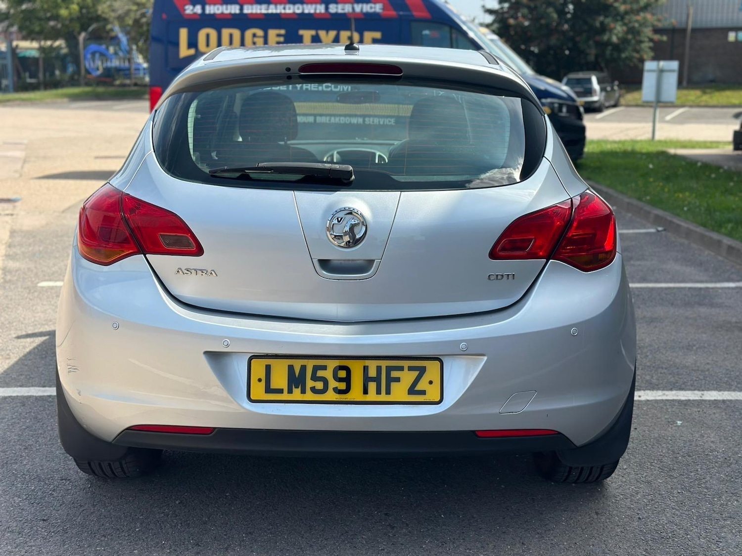 Used Vauxhall Astra 2009 for sale - 77029249: Photo 2