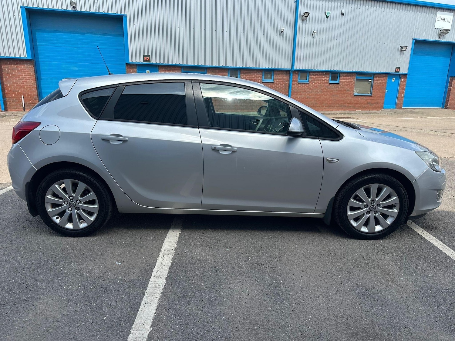 Used Vauxhall Astra 2009 for sale - 77029249: Photo 3