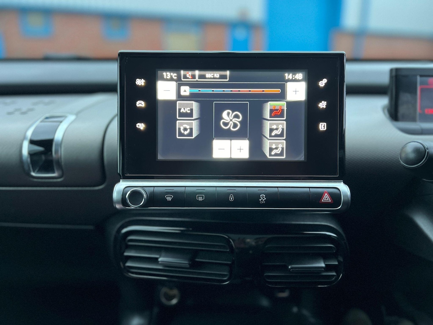 Used Citroen C4 Cactus 2015 for sale - 76727856: Photo 16