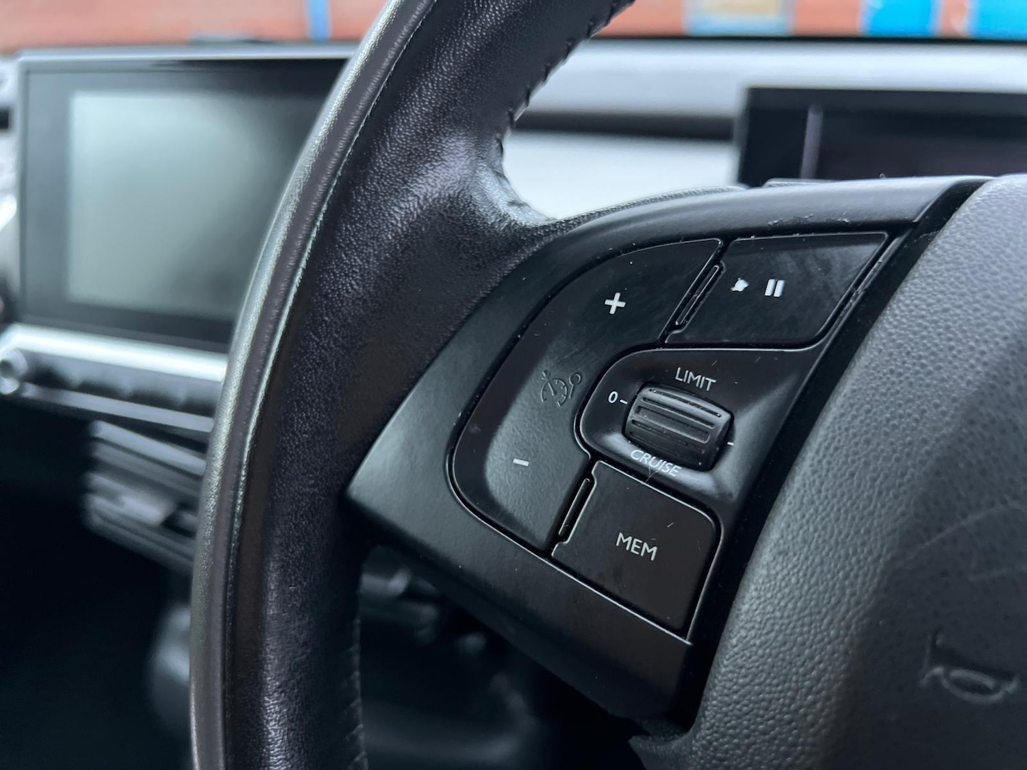 Used Citroen C4 Cactus 2015 for sale - 76727856: Photo 21