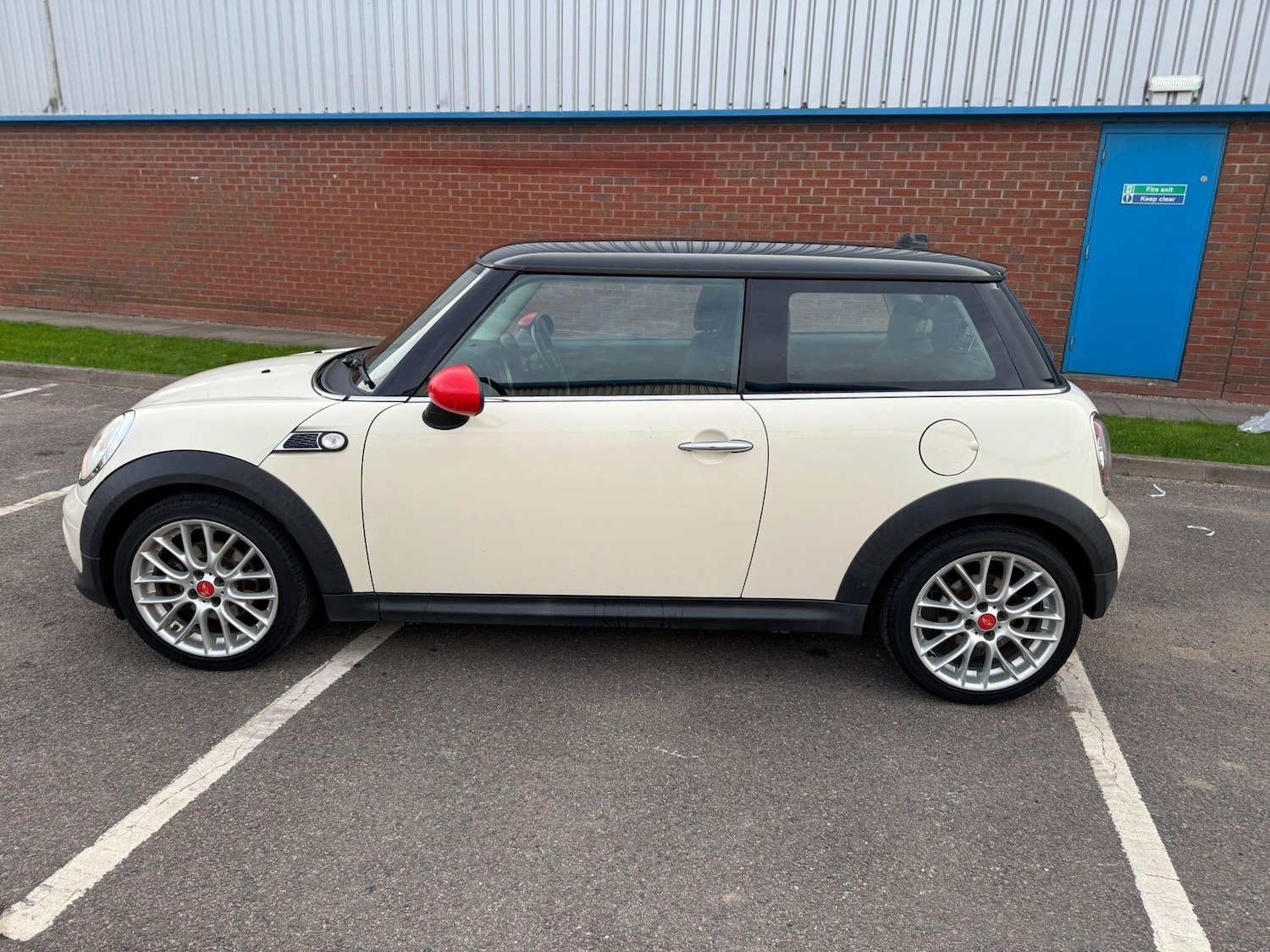Used MINI Hatch 2012 for sale - 76349454: Photo 4