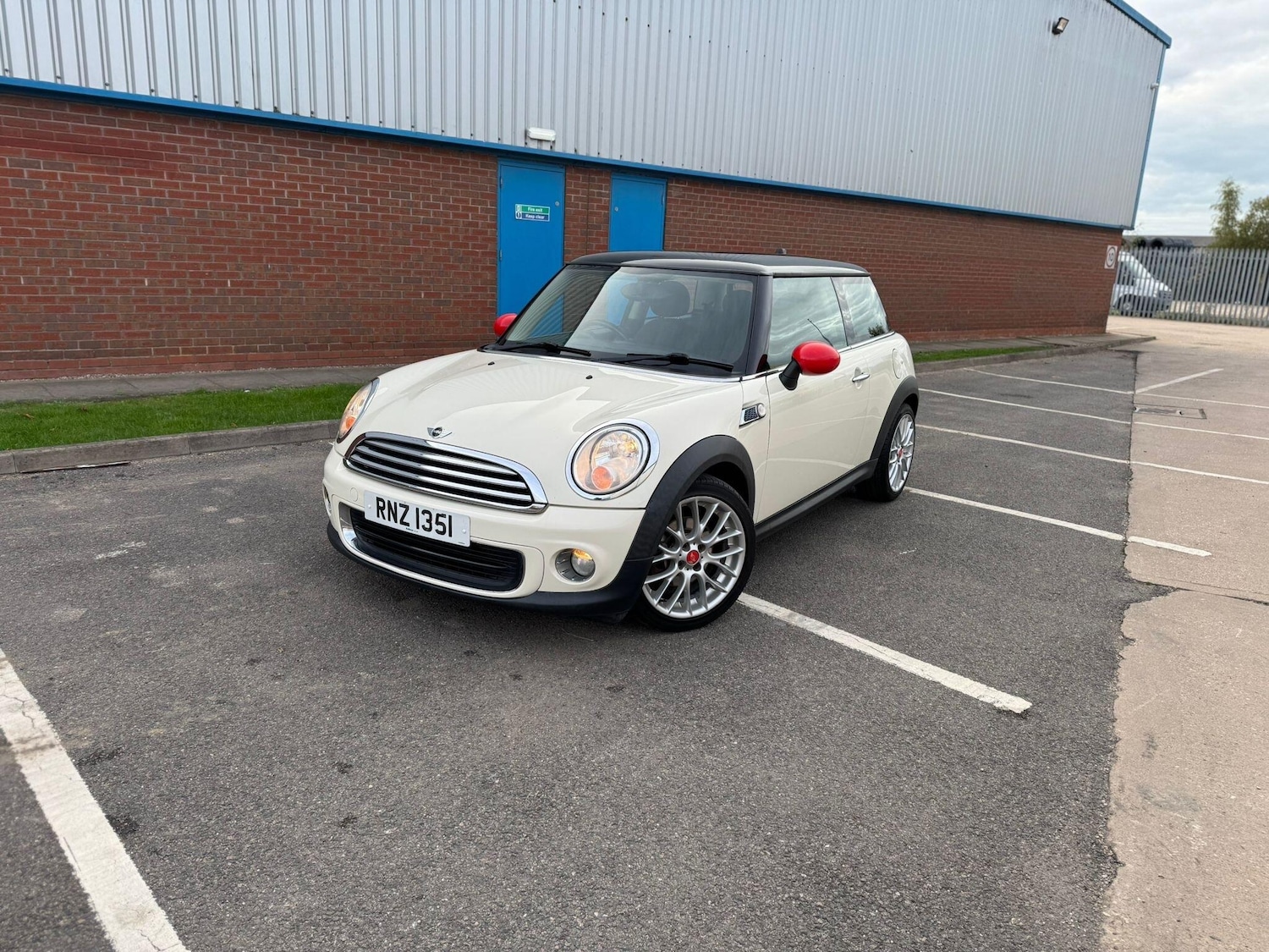 Used MINI Hatch 2012 for sale - 76349454: Photo 5