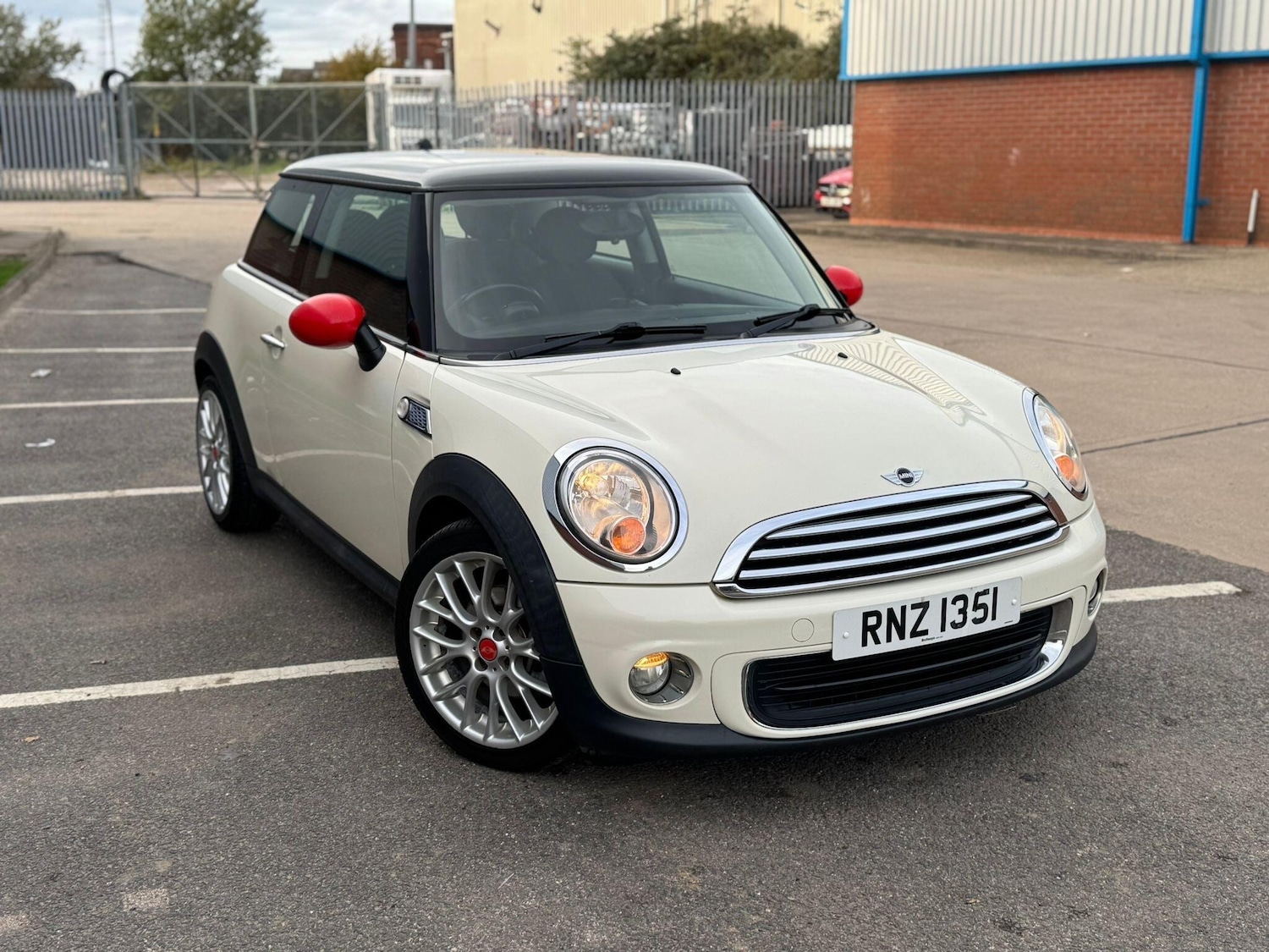 Used MINI Hatch 2012 for sale - 76349454: Photo 6