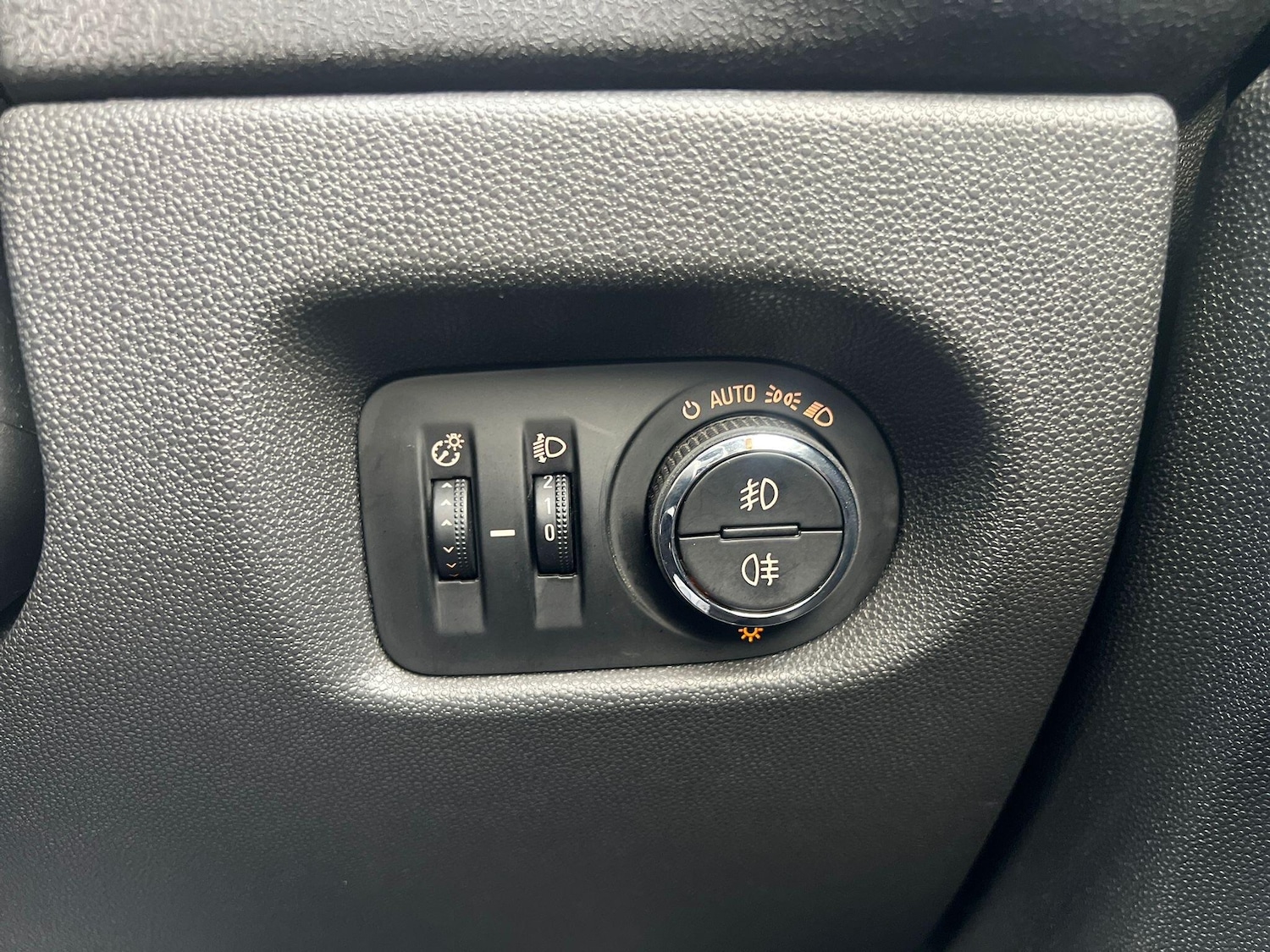 Used Vauxhall Corsa 2013 for sale - 76538973: Photo 17