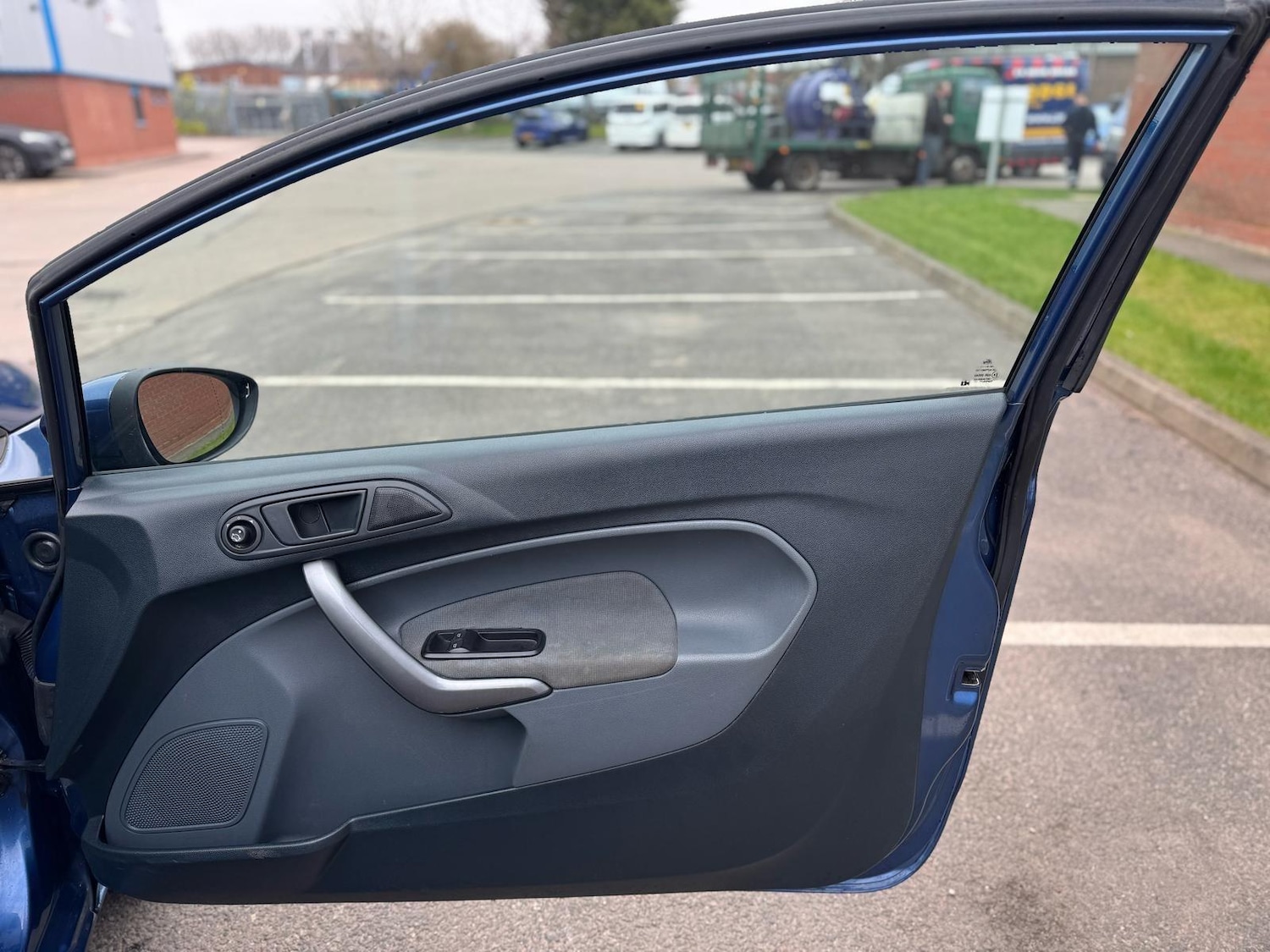 Used Ford Fiesta 2009 for sale - 77060310: Photo 24