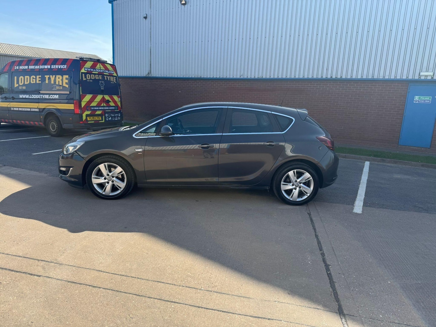 Used Vauxhall Astra 2013 for sale - 78171544: Photo 3