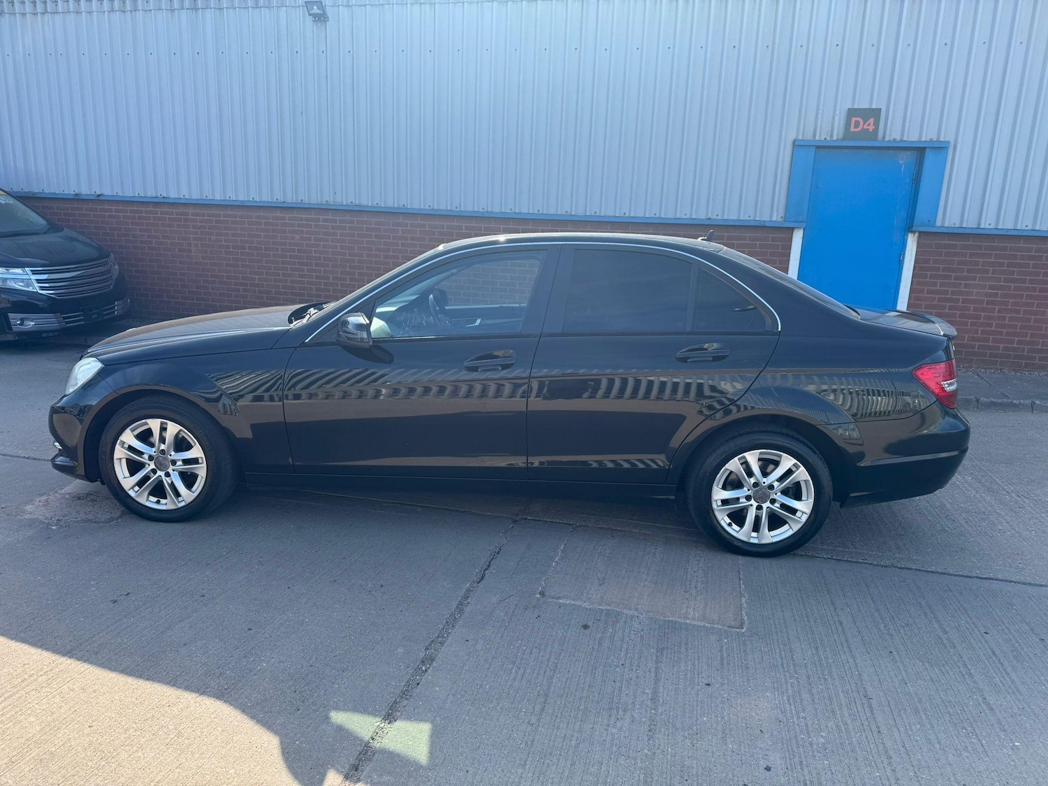 Used Mercedes-Benz C Class 2012 for sale - 76498436: Photo 3