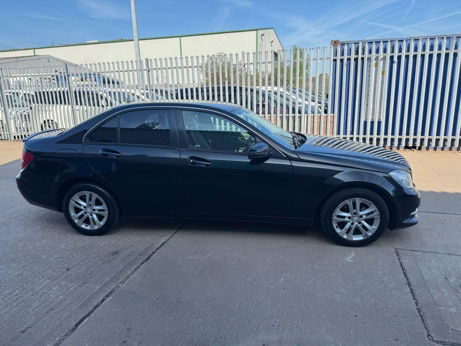 Used Mercedes-Benz C Class 2012 for sale - 76498436: Photo 4