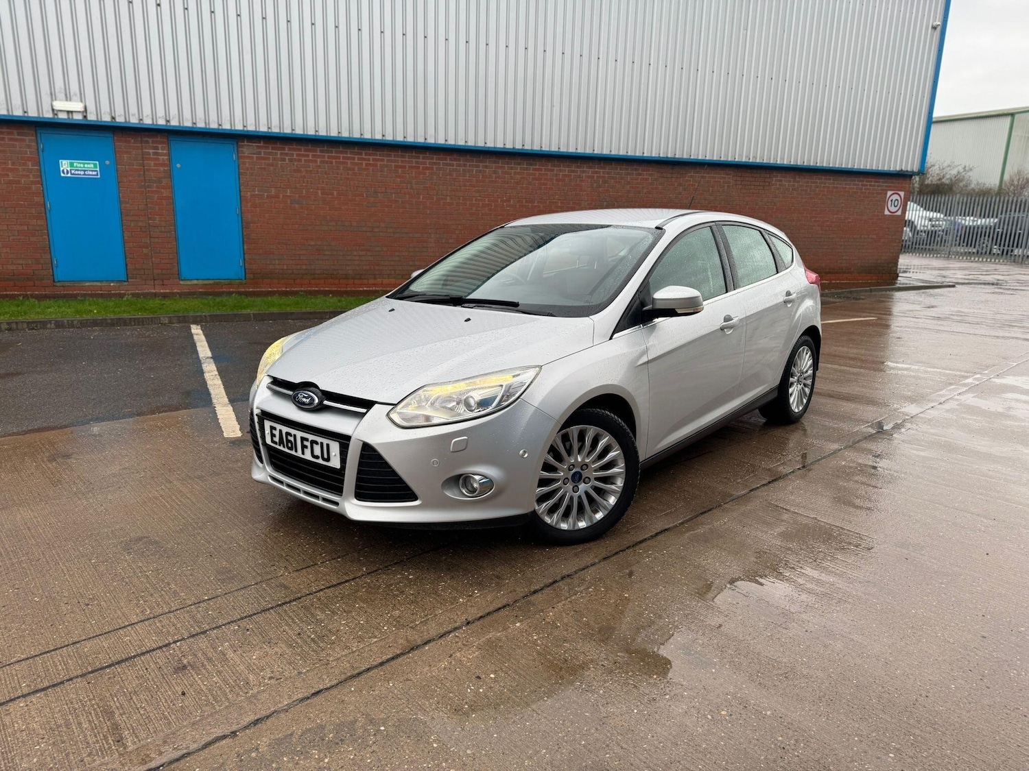 Used Ford Focus 2011 for sale - 77537838: Photo 10