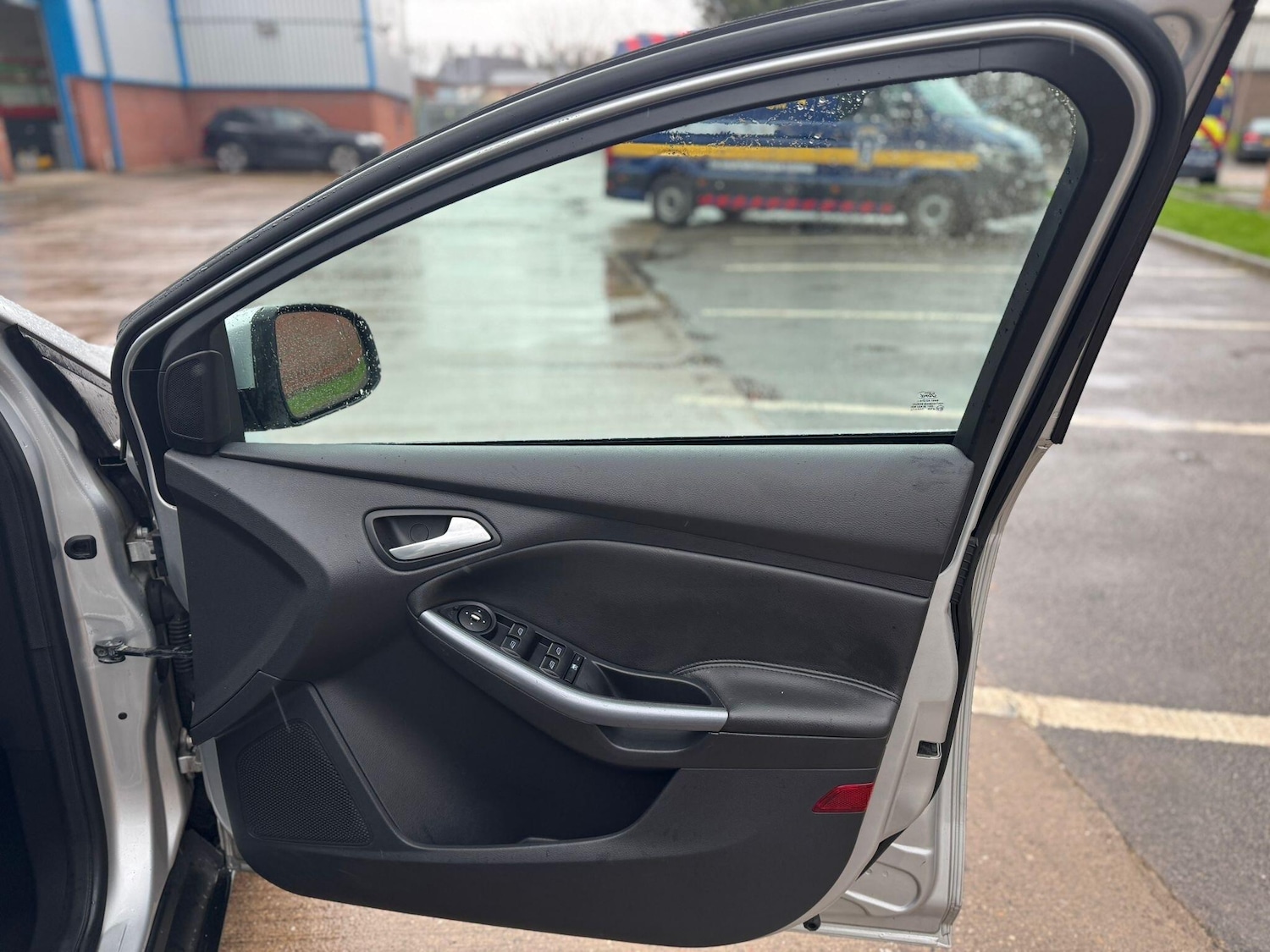 Used Ford Focus 2011 for sale - 77537838: Photo 17