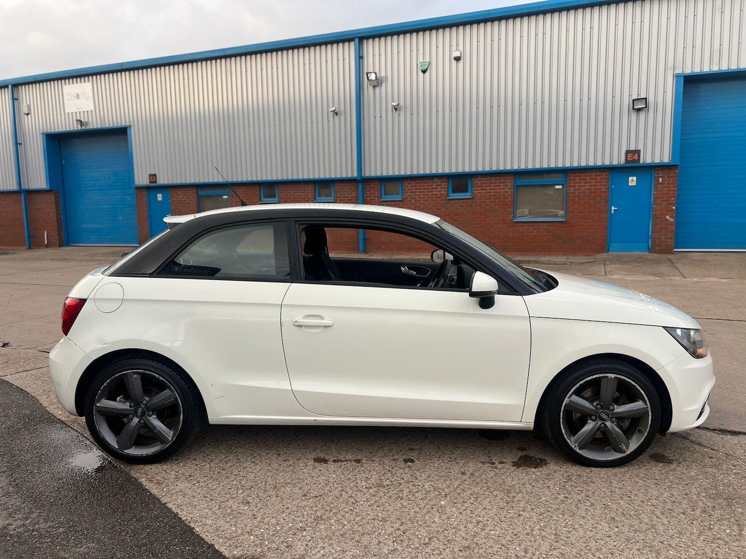 Used Audi A1 2012 for sale - 76388419: Photo 3