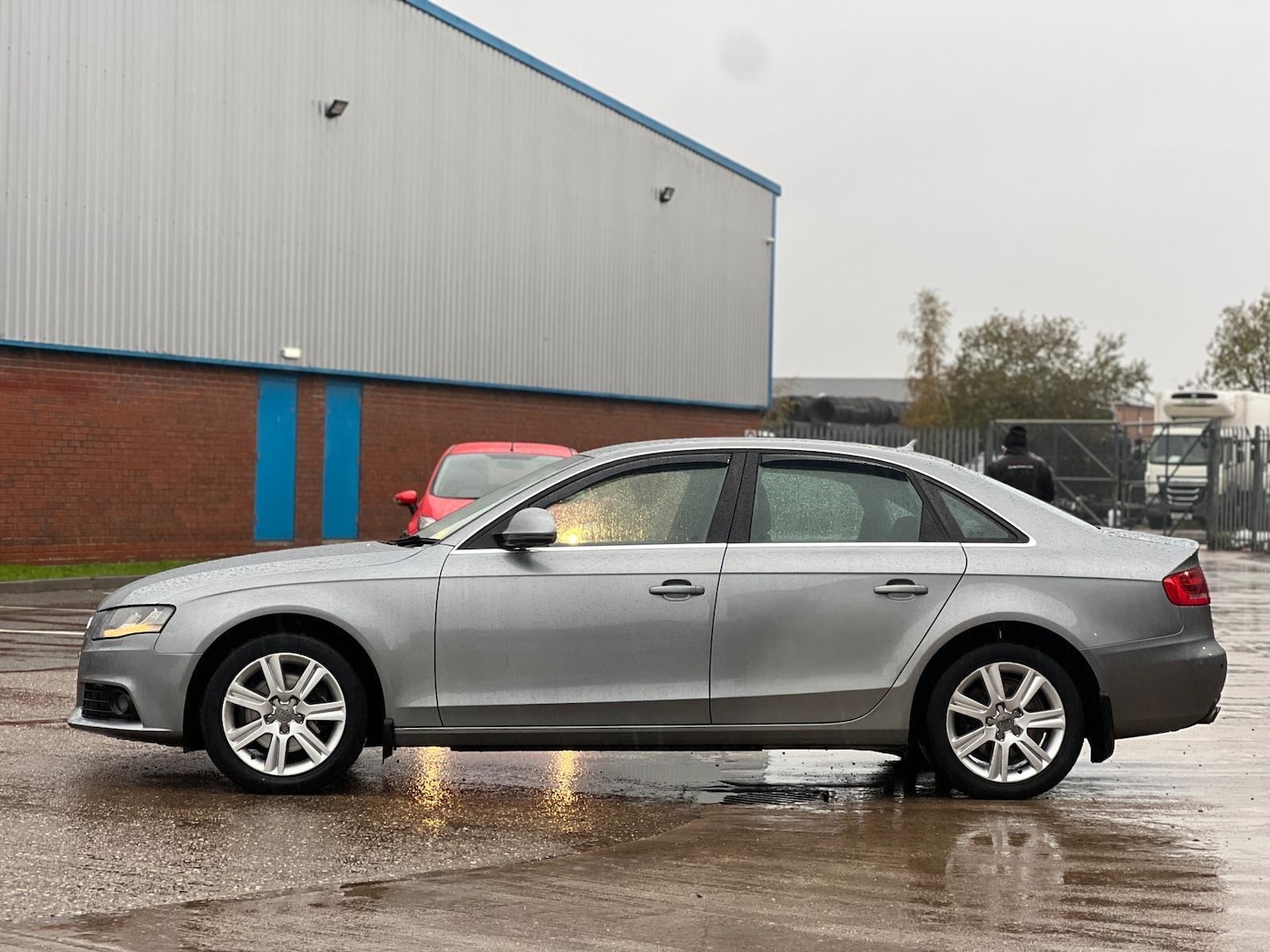 Used Audi A4 2009 for sale - 76995204: Photo 3