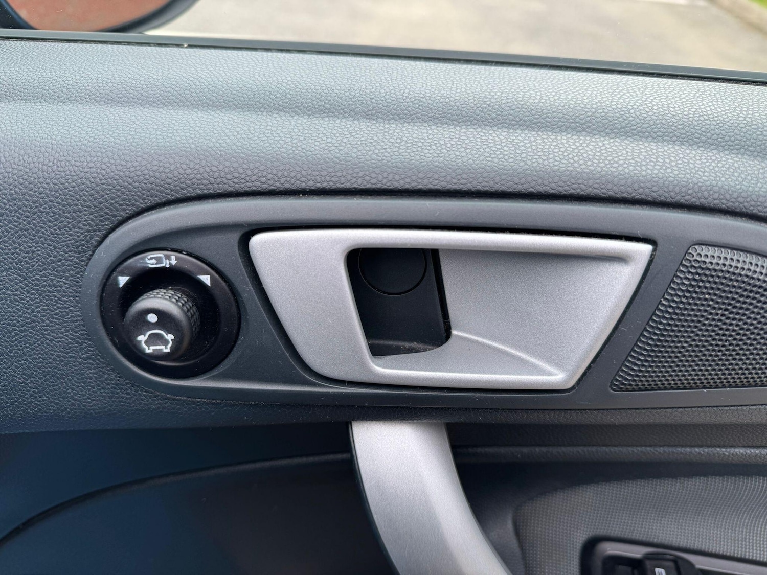 Used Ford Fiesta 2012 for sale - 76499557: Photo 21