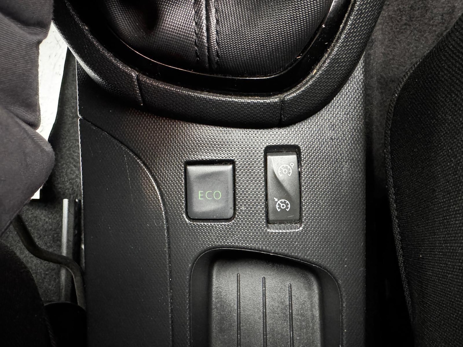 Used Renault Clio 2015 for sale - 77783965: Photo 20