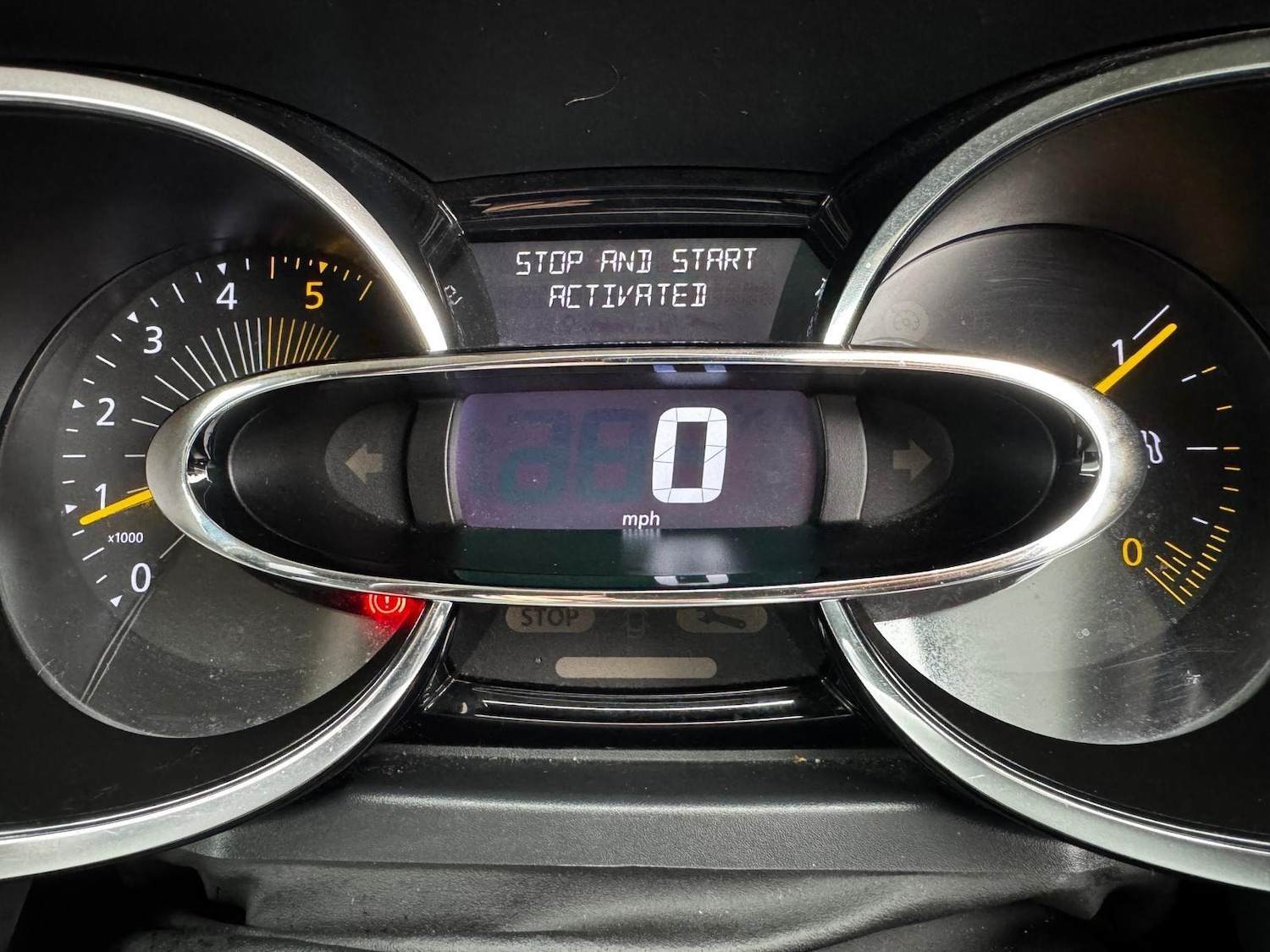 Used Renault Clio 2015 for sale - 77783965: Photo 21