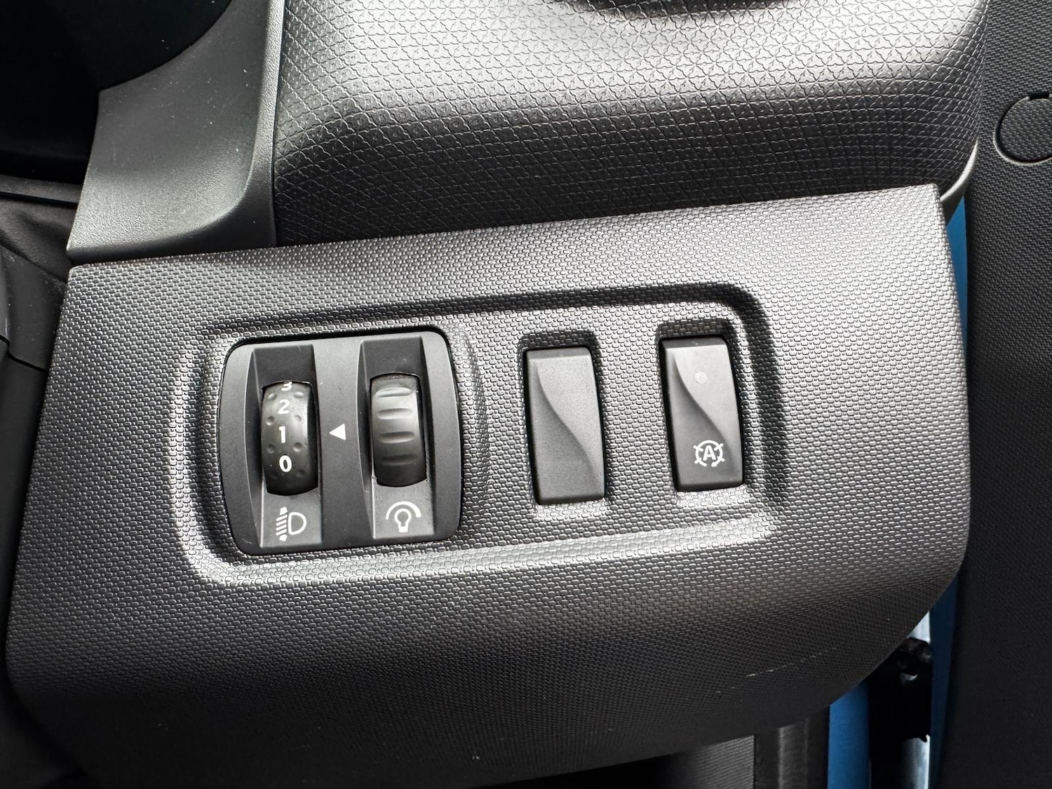 Used Renault Clio 2015 for sale - 77783965: Photo 23