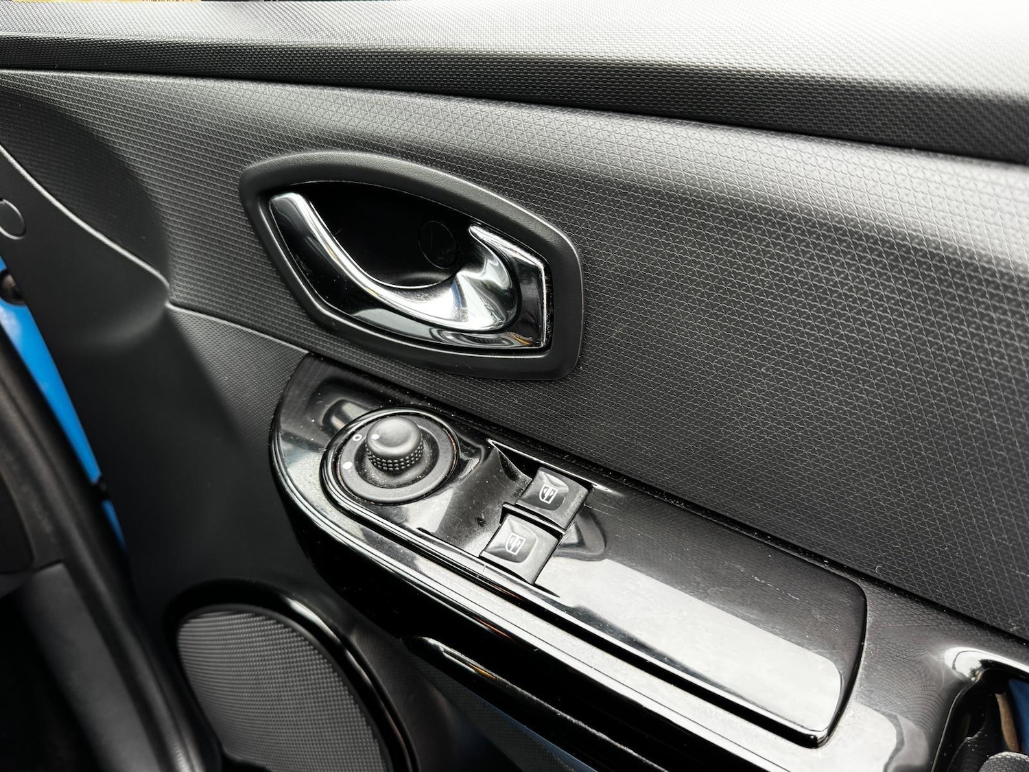 Used Renault Clio 2015 for sale - 77783965: Photo 26