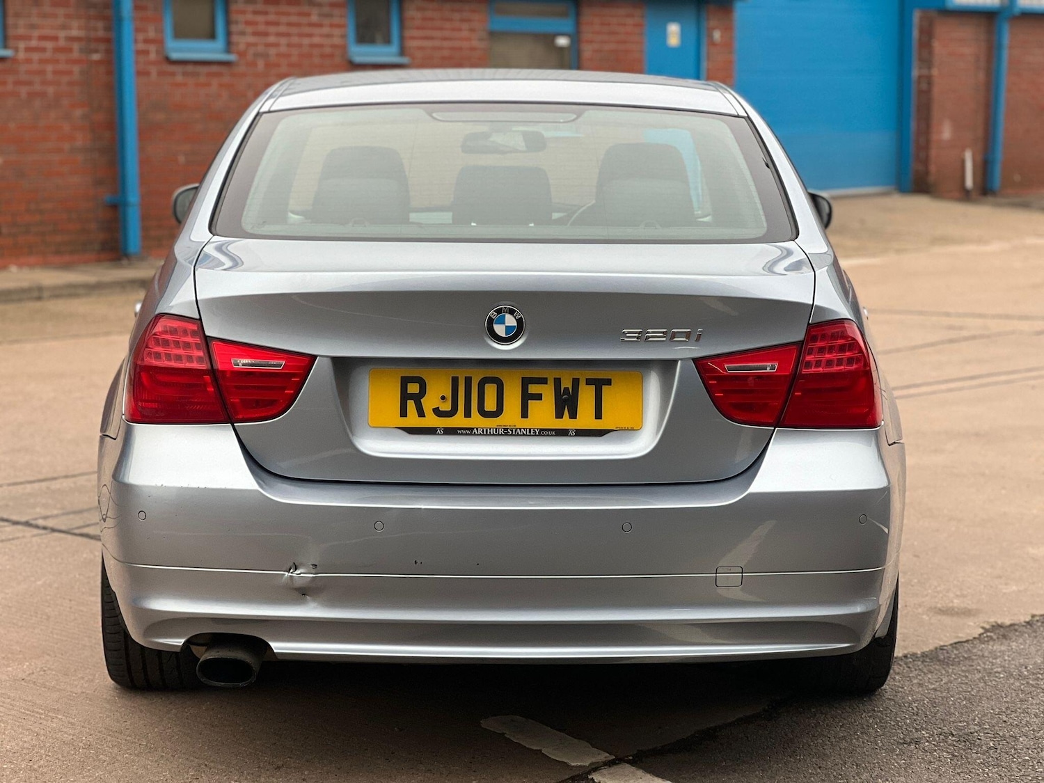 Used BMW 3 Series 2010 for sale - 77040995: Photo 2