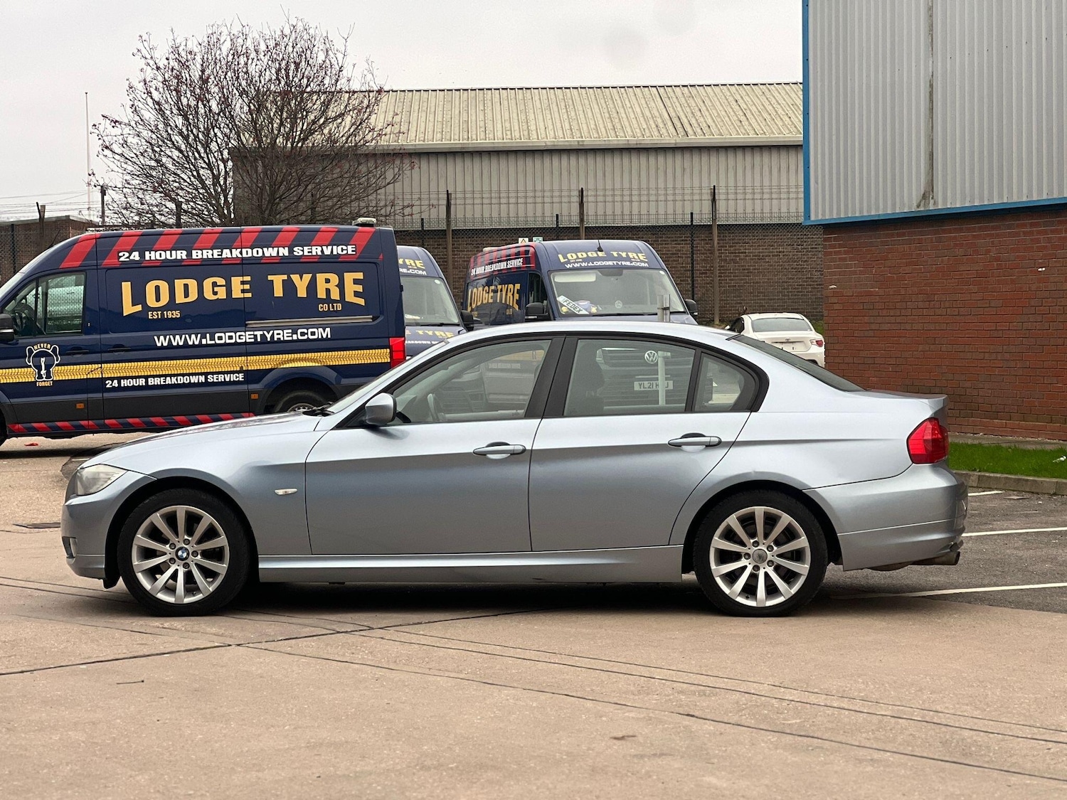 Used BMW 3 Series 2010 for sale - 77040995: Photo 3