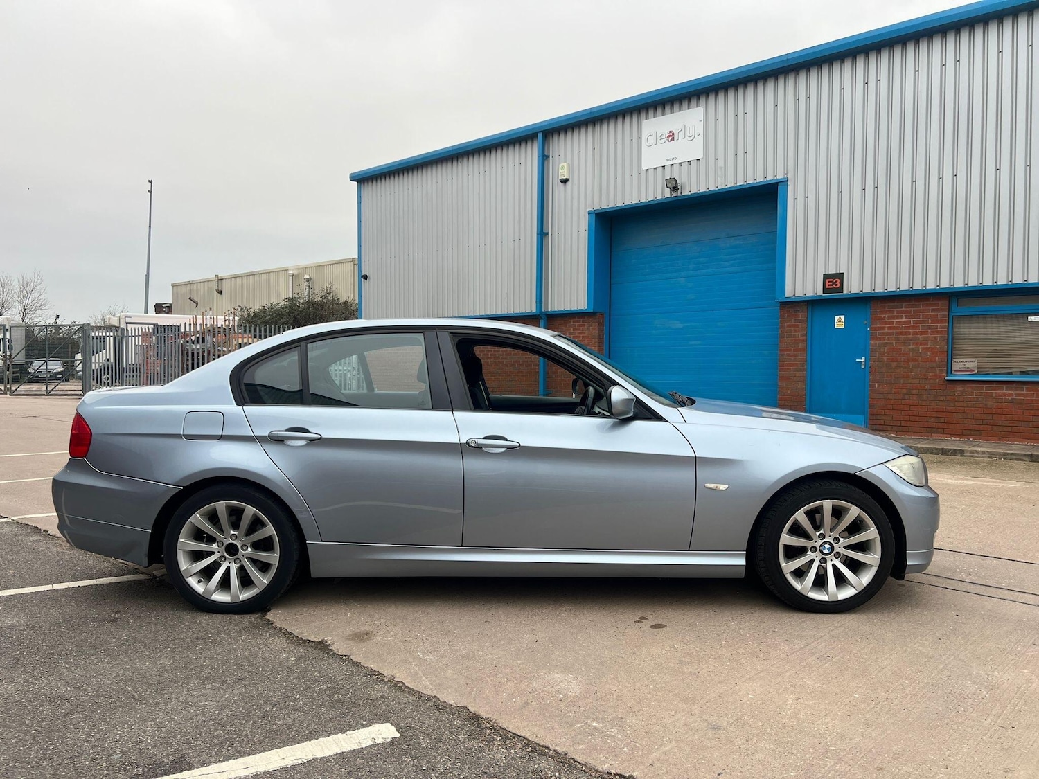 Used BMW 3 Series 2010 for sale - 77040995: Photo 4