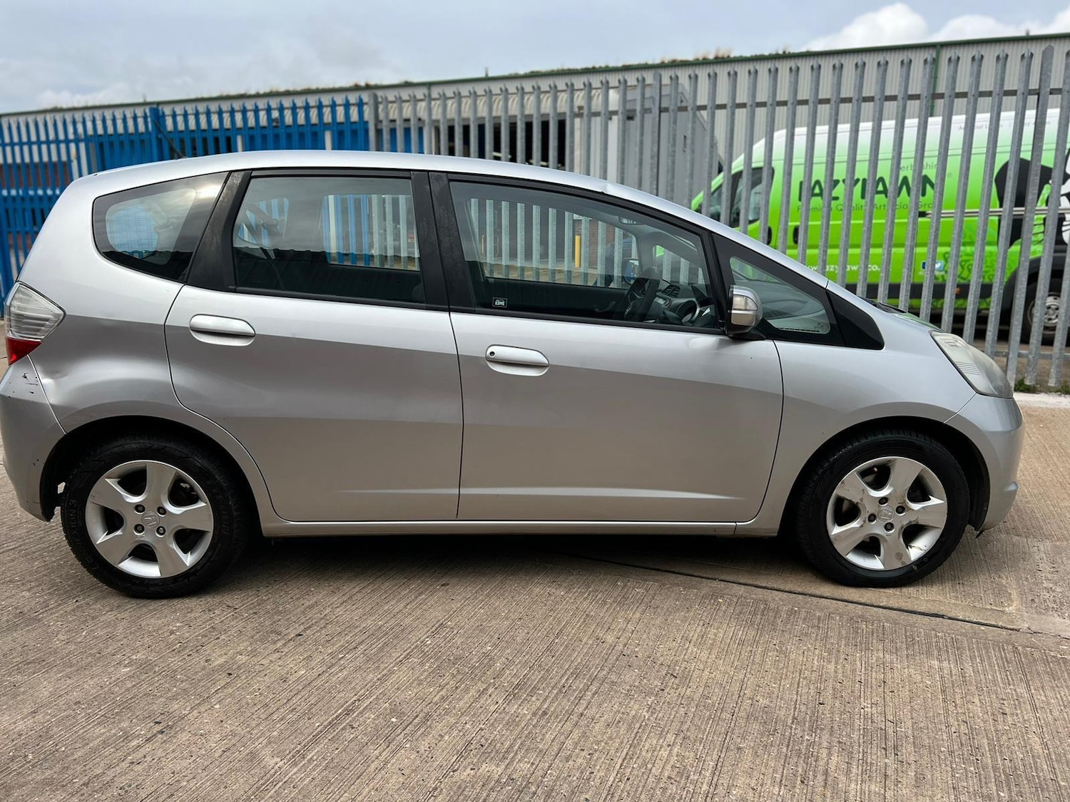 Used Honda Jazz 2010 for sale - 77060252: Photo 4
