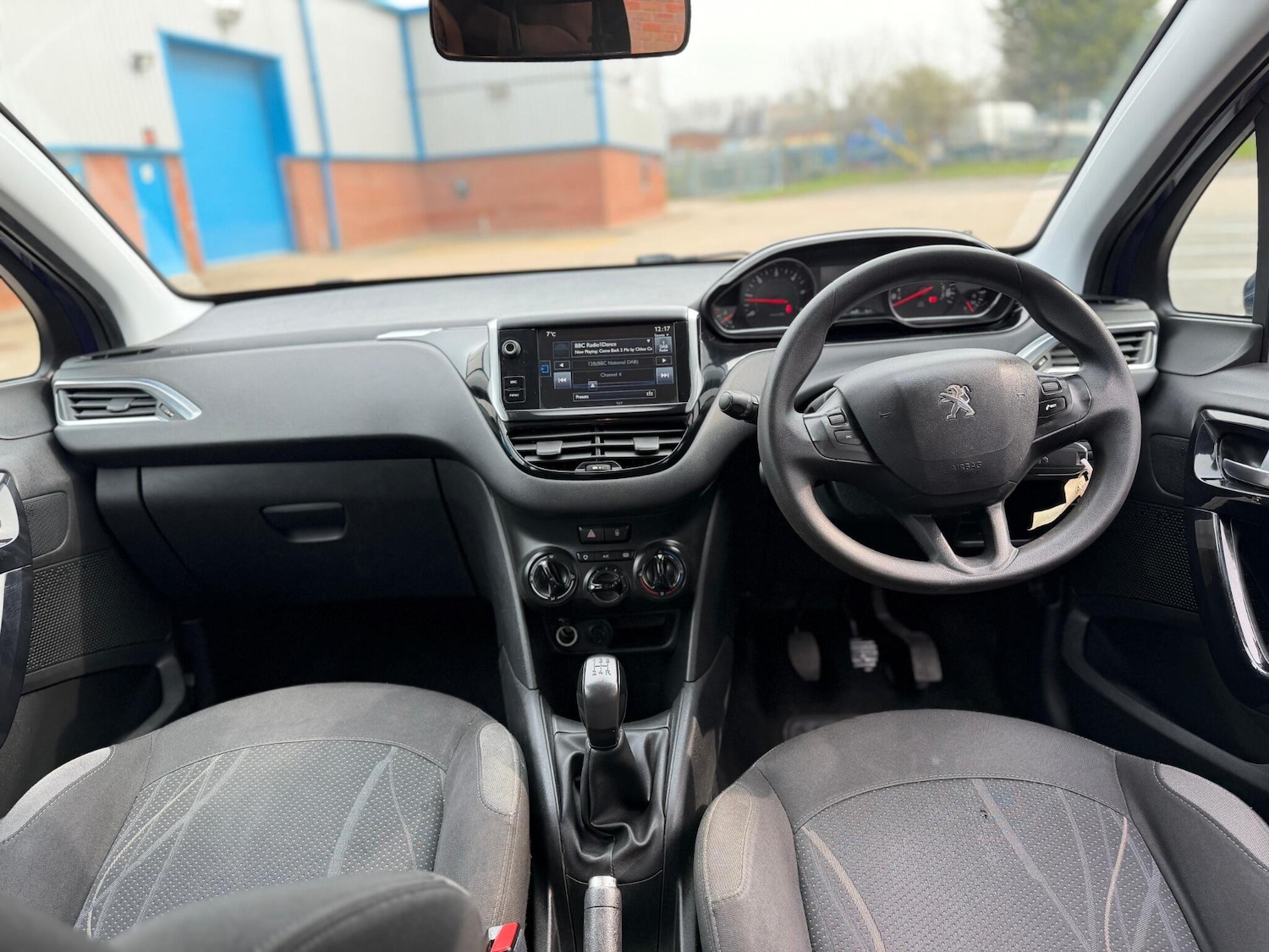 Used Peugeot 208 2014 for sale - 77994396: Photo 17