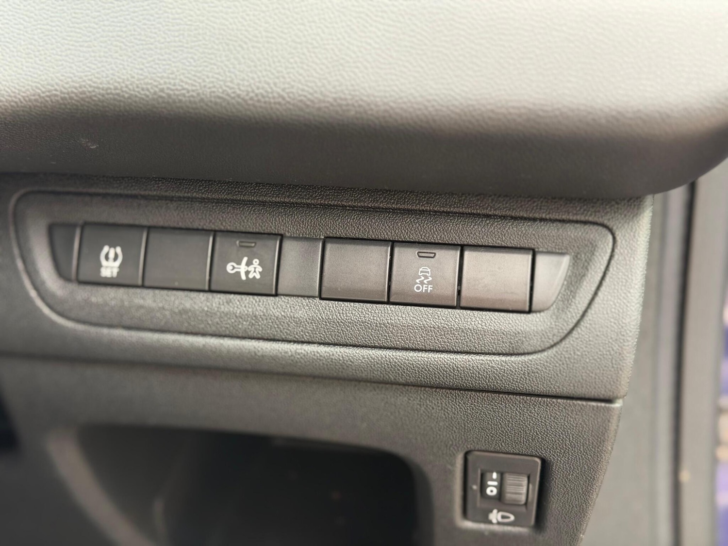 Used Peugeot 208 2014 for sale - 77994396: Photo 20