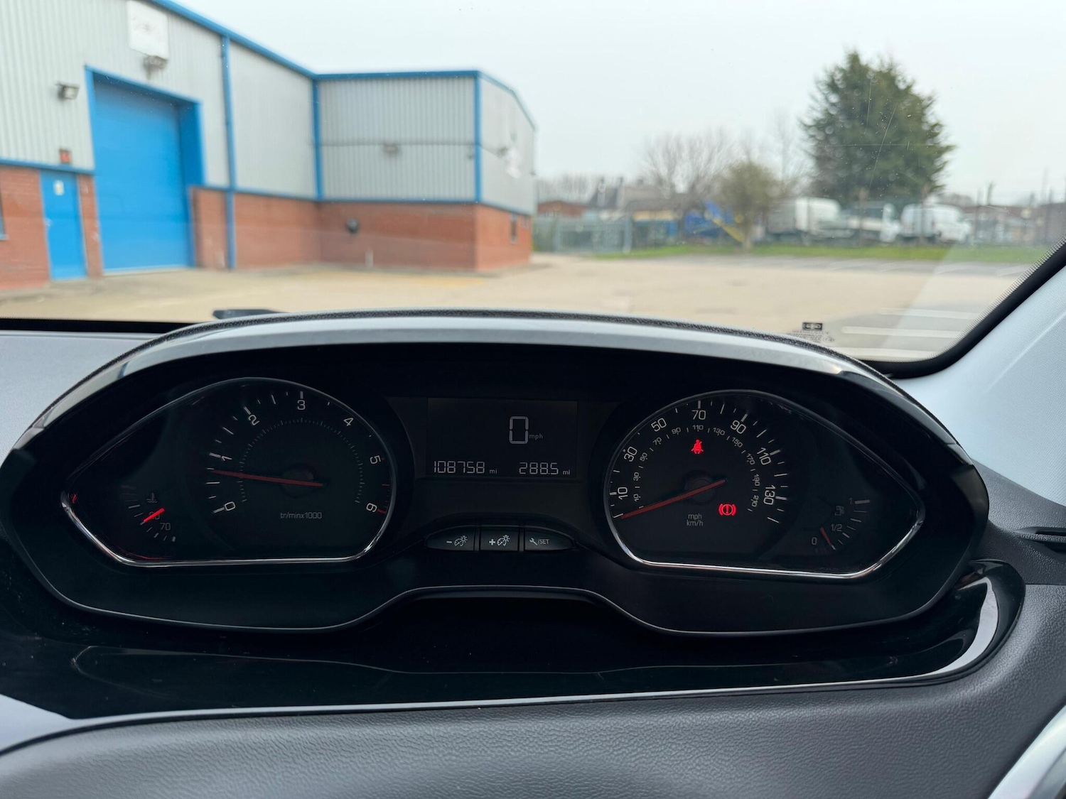 Used Peugeot 208 2014 for sale - 77994396: Photo 24