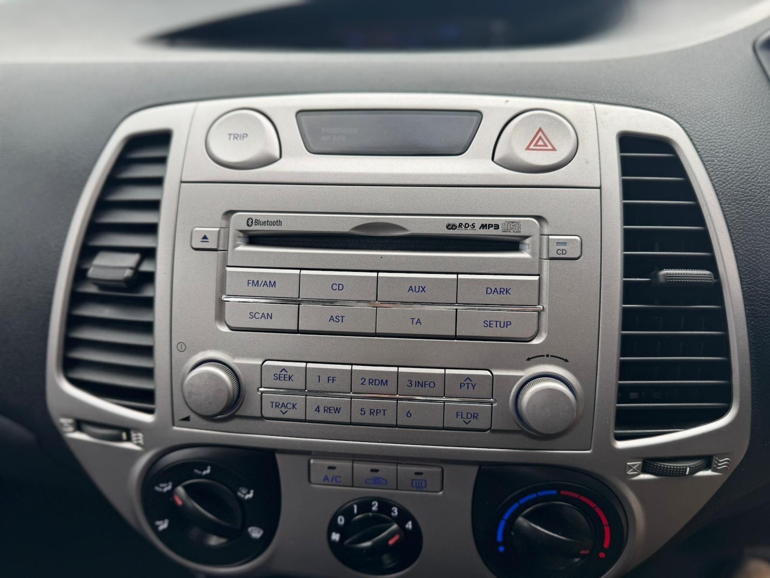 Used Hyundai i20 2010 for sale - 76743480: Photo 23