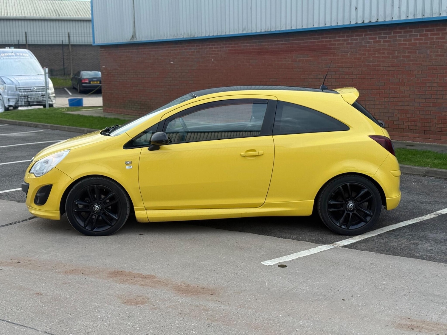Used Vauxhall Corsa 2012 for sale - 77496981: Photo 4