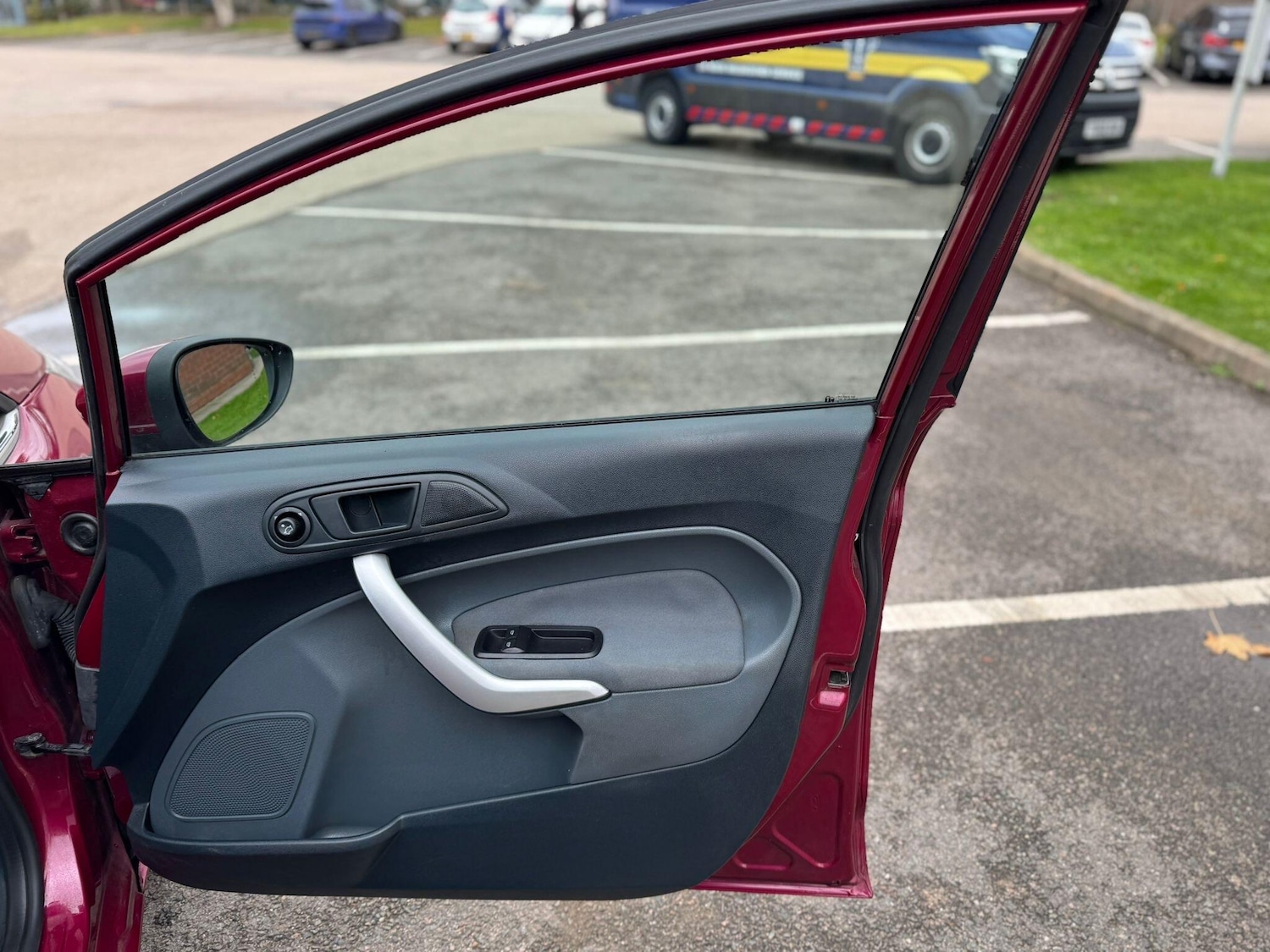 Used Ford Fiesta 2010 for sale - 76457709: Photo 14